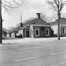 Keuterij naar Oldambtster boerderijtype met drie krimpen in de zijgevel
