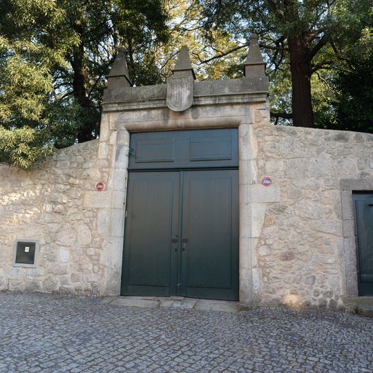 Paço do Campo Belo, incluindo a capela e todo o seu conjunto circundante, nomeadamente os jardins