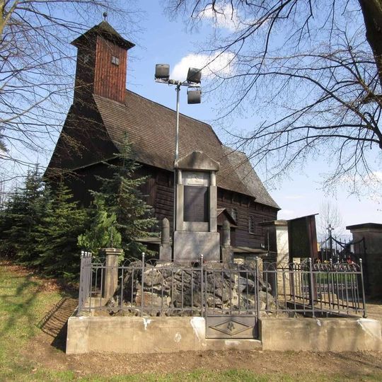 Pomník padlým v Žárové u kostela