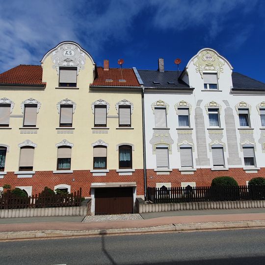 Doppelmietshaus in offener Bebauung Hauptstraße 111; 113