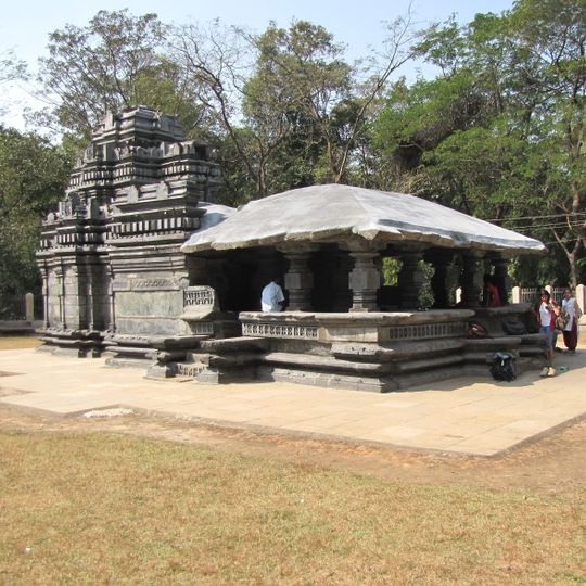 Mahadev Temple, Tambdi Surla