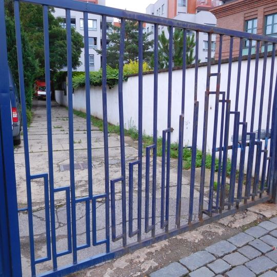 Decorative grille in Na slupi street