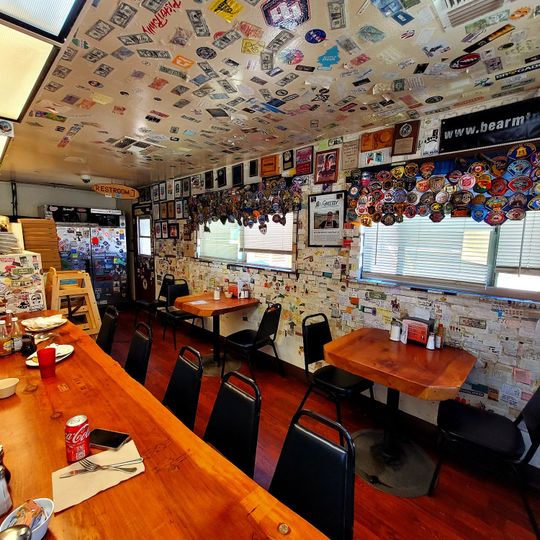 Grizzly Manor Cafe