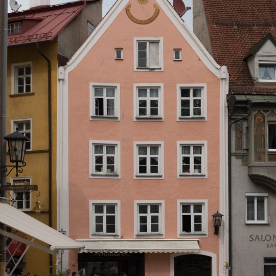 Wohn- und Geschäftshaus