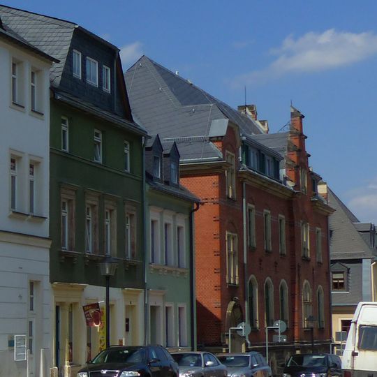 Wohnhaus in halboffener Bebauung Bergstraße 5