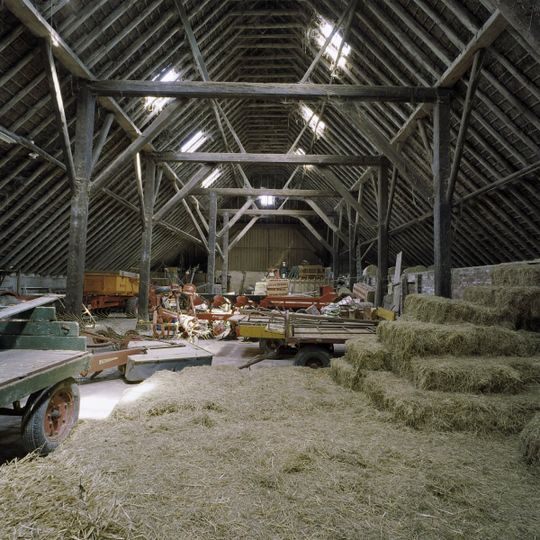 Groninger kop-hals-rompboerderij met bijschuur en stookhok
