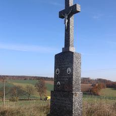 Kříž u cesty jižně od Okřešic
