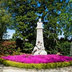 Monument à Jules Verne