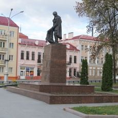 Memorial to fallen soldiers at Pracy Square