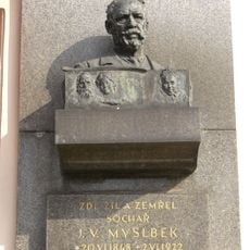 Pamětní deska Josefa Václava Myslbeka v Praze