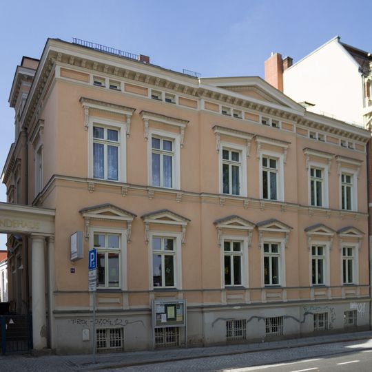 Wohnhaus, ursprünglich freistehend, mit Hofflügel und Turnhalle Jakobstraße 24