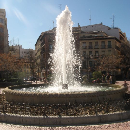Fuente plaza de Olavide