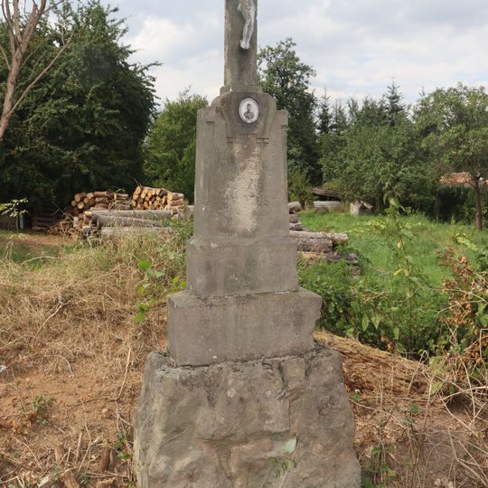 Kříž v Hostákově