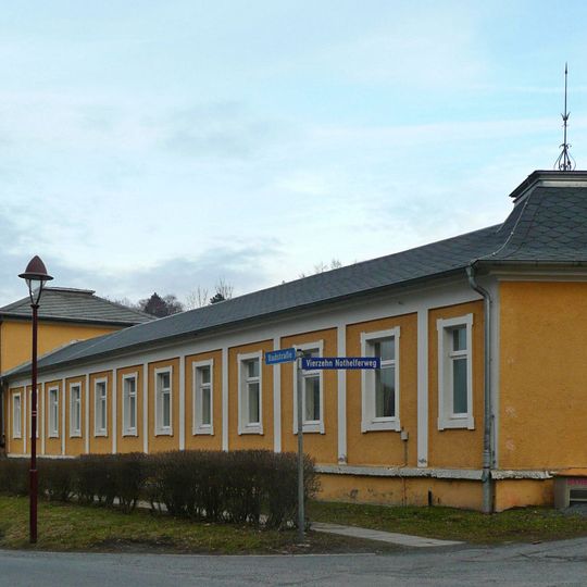 Kurgebäude mit Heizhaus und Schornstein Badstraße 11a
