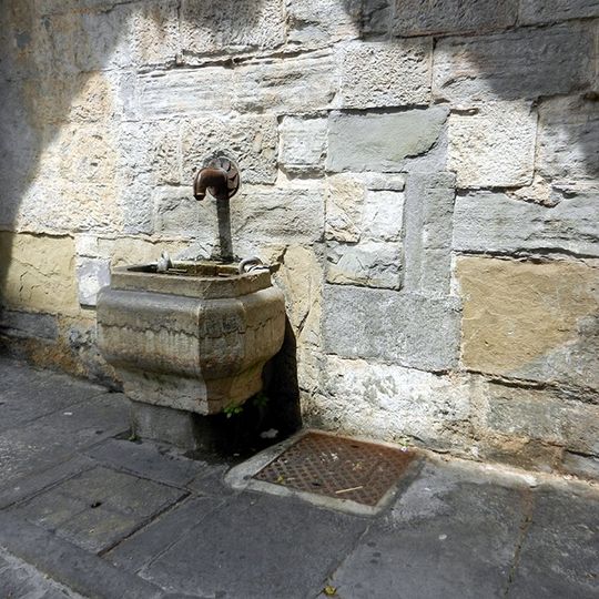 Fontana di Porta Dipinta