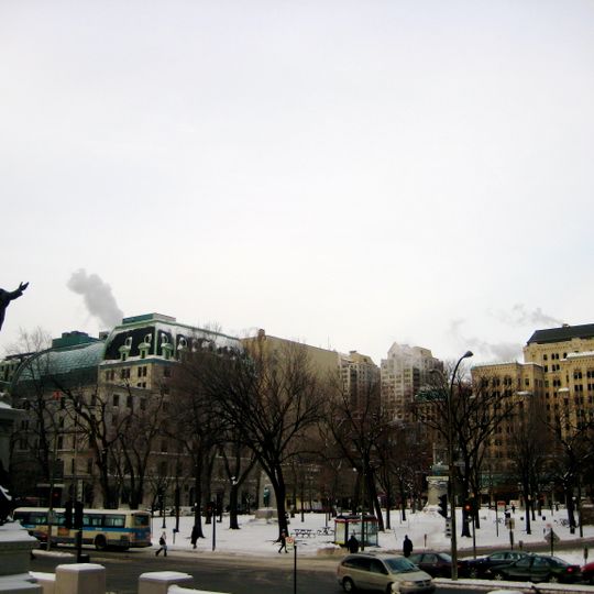 Site patrimonial du Square-Dorchester-et-de-la-Place-du-Canada