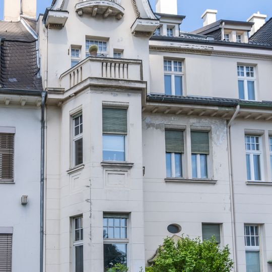 Bundeskanzlerplatz 11