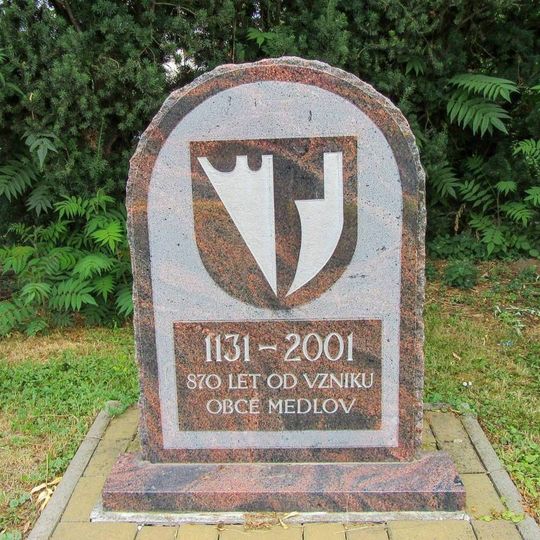 Památník v Medlově k výročí založení obce