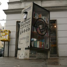 Public bookcase Wien