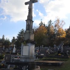 Hřbitovní kříž v Biskupicích