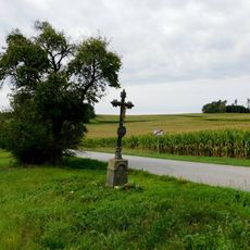 Kříž u hřbitova v Jiřicích