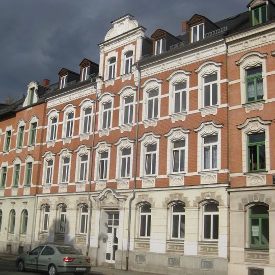 Mietshaus in geschlossener Bebauung Augustusburger Straße 169