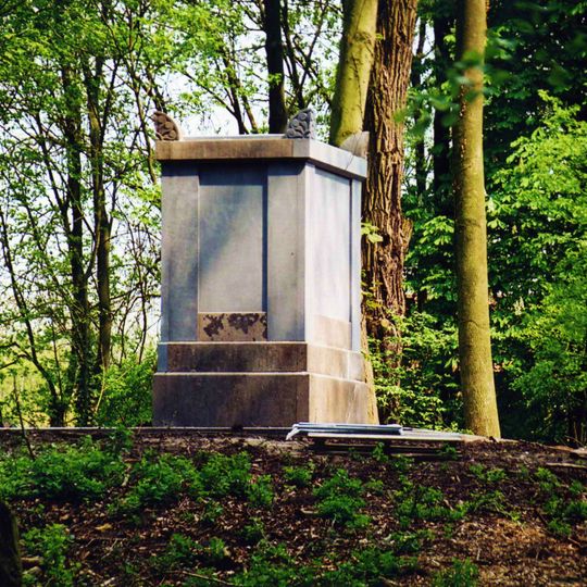 Soelen: grafmonument