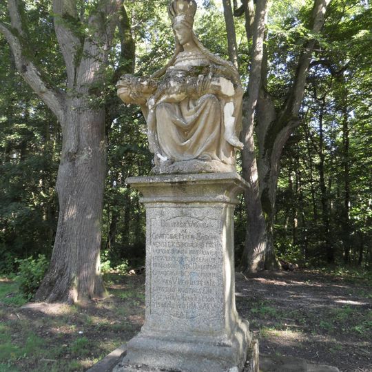 Sousoší Piety pod zámkem Zelená Hora - socha Panny Marie Bolestné