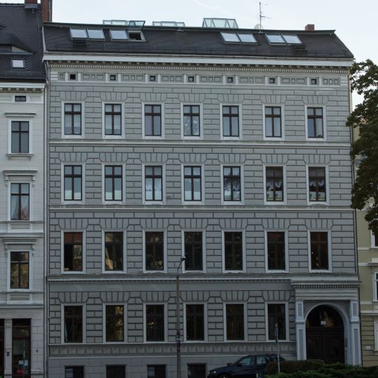 Wohnhaus in geschlossener Bebauung Wilhelmsplatz 9b