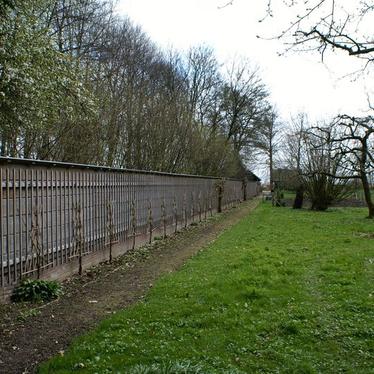 Huis te Linschoten: tuinmuur
