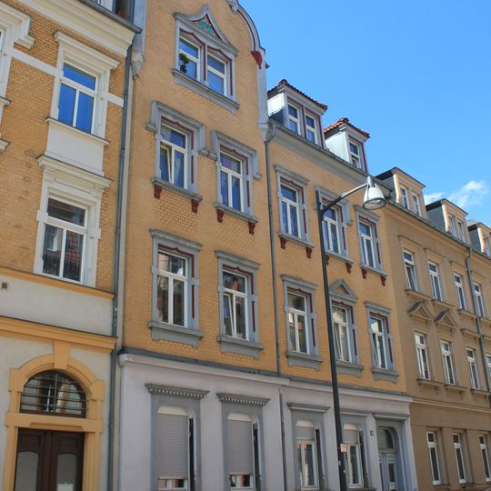 Wohnhaus Lotzestraße 10