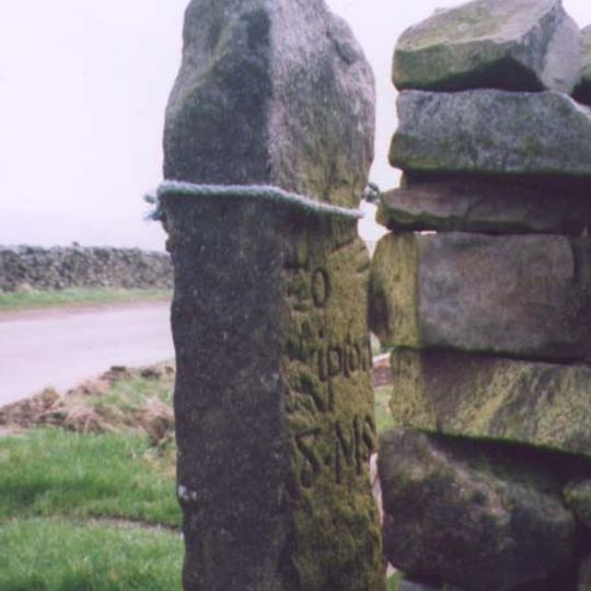 Milestone, W of Reservoir, jct North Moor Road, Whitmoor Road, West End Road