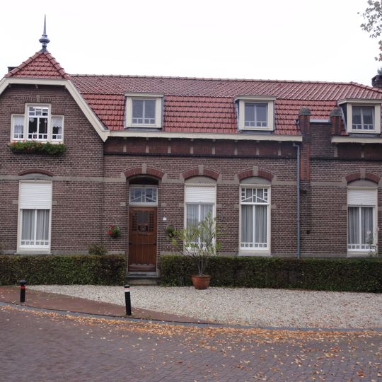 Kerkplein 15, Beugen