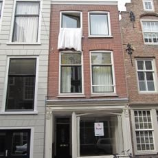 Pandje onder schilddak