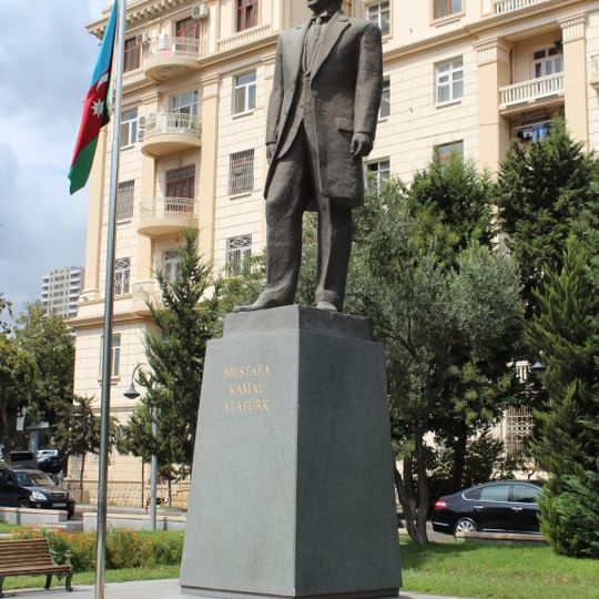 Monument de Mustafa Kemal Atatürk, Bakou