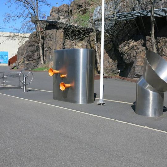 Kovová plastika Parník u přehrady v Kadani