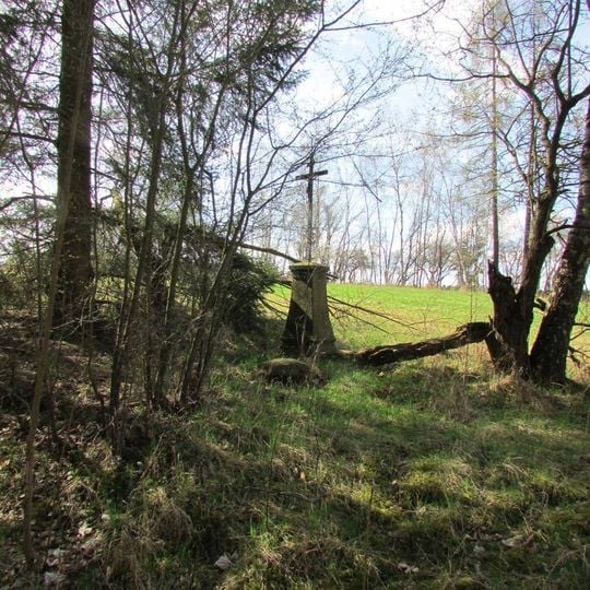 Kříž u lesní cesty západně od Hosova