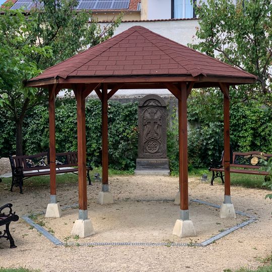 Square Garabed et Victoria Hadjian