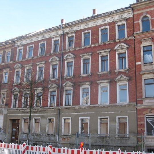 Mietshaus in geschlossener Bebauung Zöllnerplatz 19