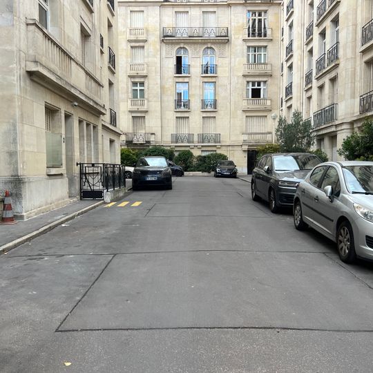 Square Capitaine Claude Barrès