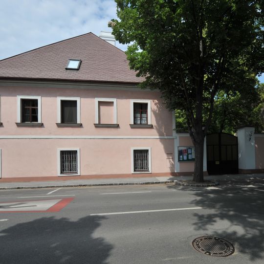 Pfarrhof mit Ummauerung