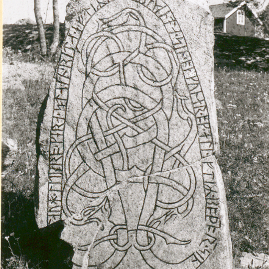 Uppland Runic Inscription 572