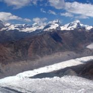 Alpine plaatsen in Zwitserland: bergen, meren en valleien