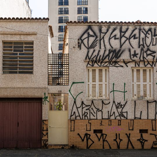 Imóvel à Rua Dona Inácia Uchoa, nº 125