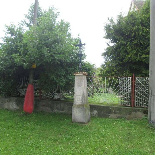 Kříž východně od Třebomyslic