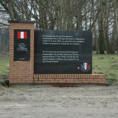 Monument voor generaal M.E. Deslaurens