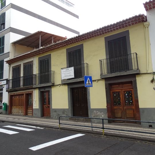 Edifício na travessa das Capuchinhas, n.º 35