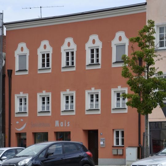 Wohn- und Geschäftshaus