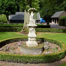 Huis te Echten, twee zonnewijzers