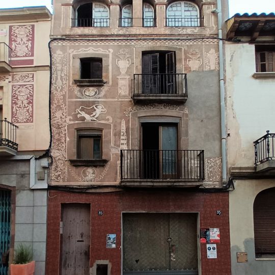 House in plaça de la Vila, 35